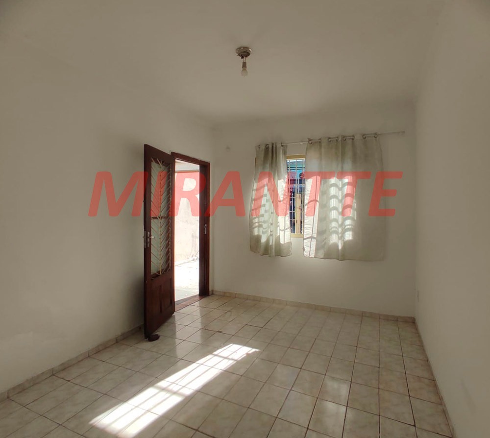 Casa terrea de 71m² com 2 quartos em Parque Casa De Pedra