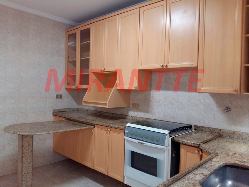 Sobrado de 420m² com 9 quartos em Vila Nivi