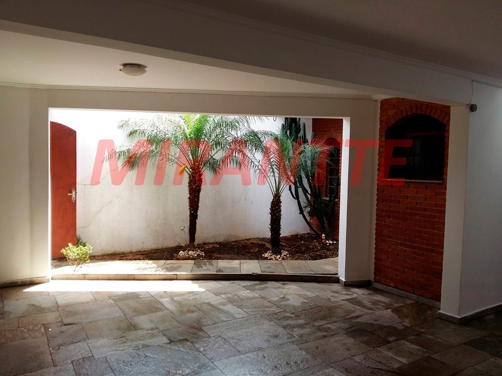Sobrado de 420m² com 9 quartos em Vila Nivi