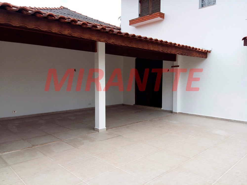 Sobrado de 420m² com 9 quartos em Vila Nivi