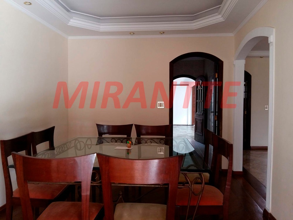 Sobrado de 420m² com 9 quartos em Vila Nivi