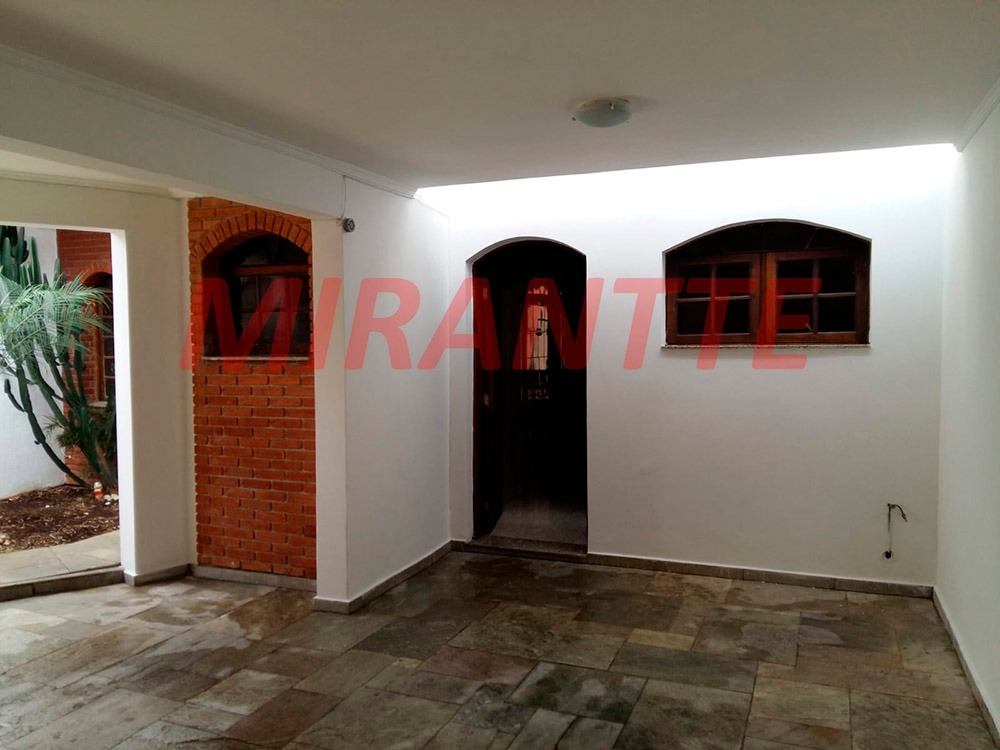 Sobrado de 420m² com 9 quartos em Vila Nivi