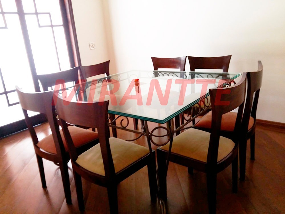 Sobrado de 420m² com 9 quartos em Vila Nivi