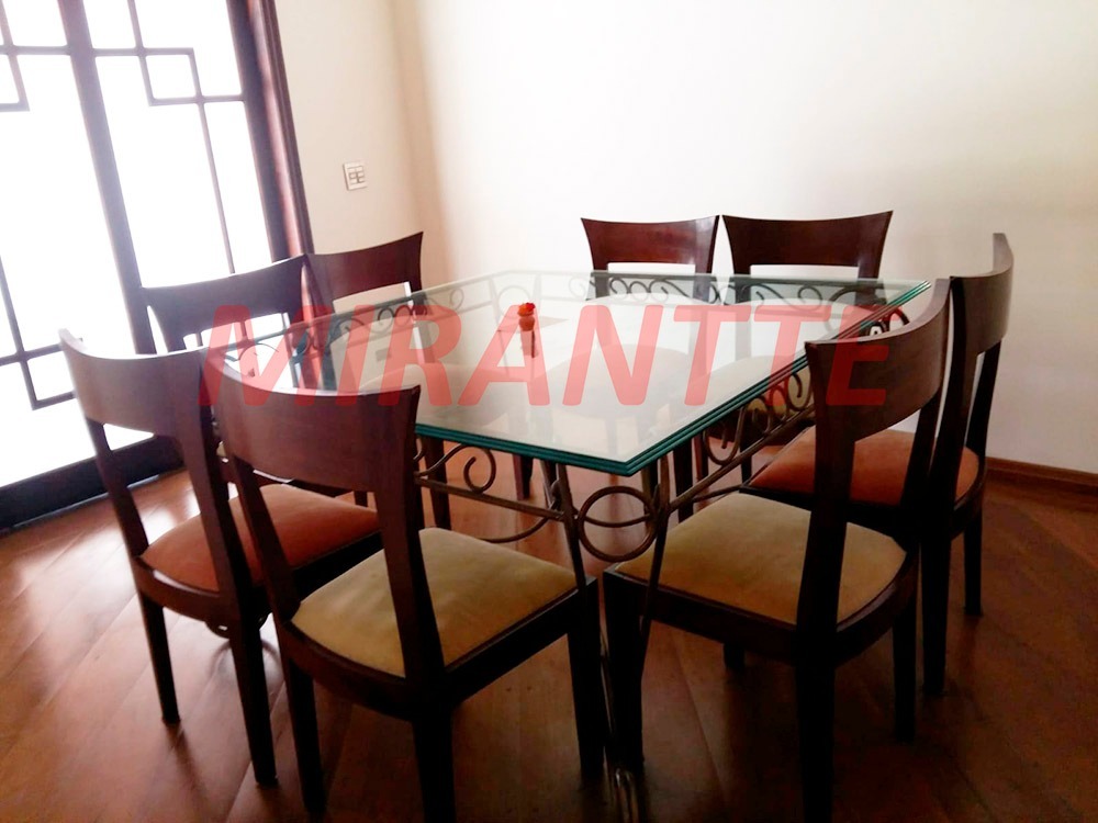 Sobrado de 420m² com 9 quartos em Vila Nivi