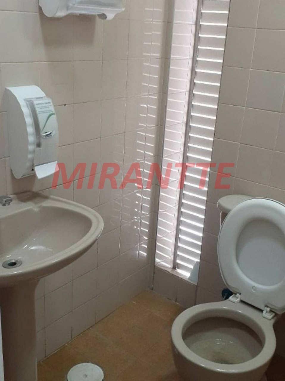 Conjunto comercial de 204m² em Cidade Monções