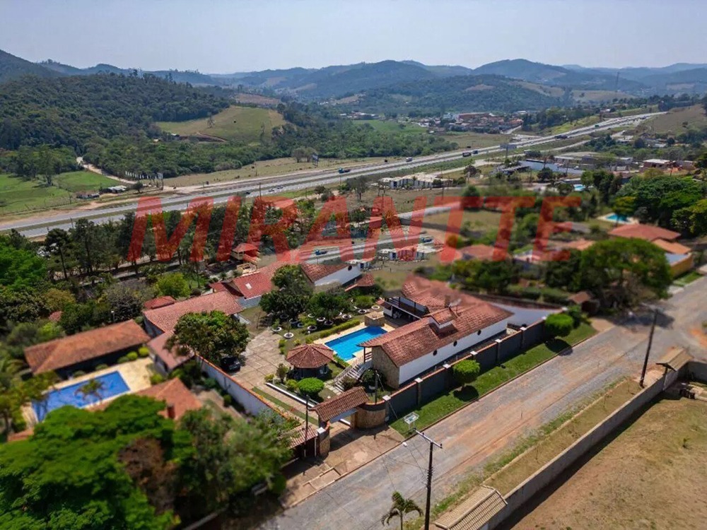 Chácara de 500m² com 3 quartos em Chacaras Bela Vista