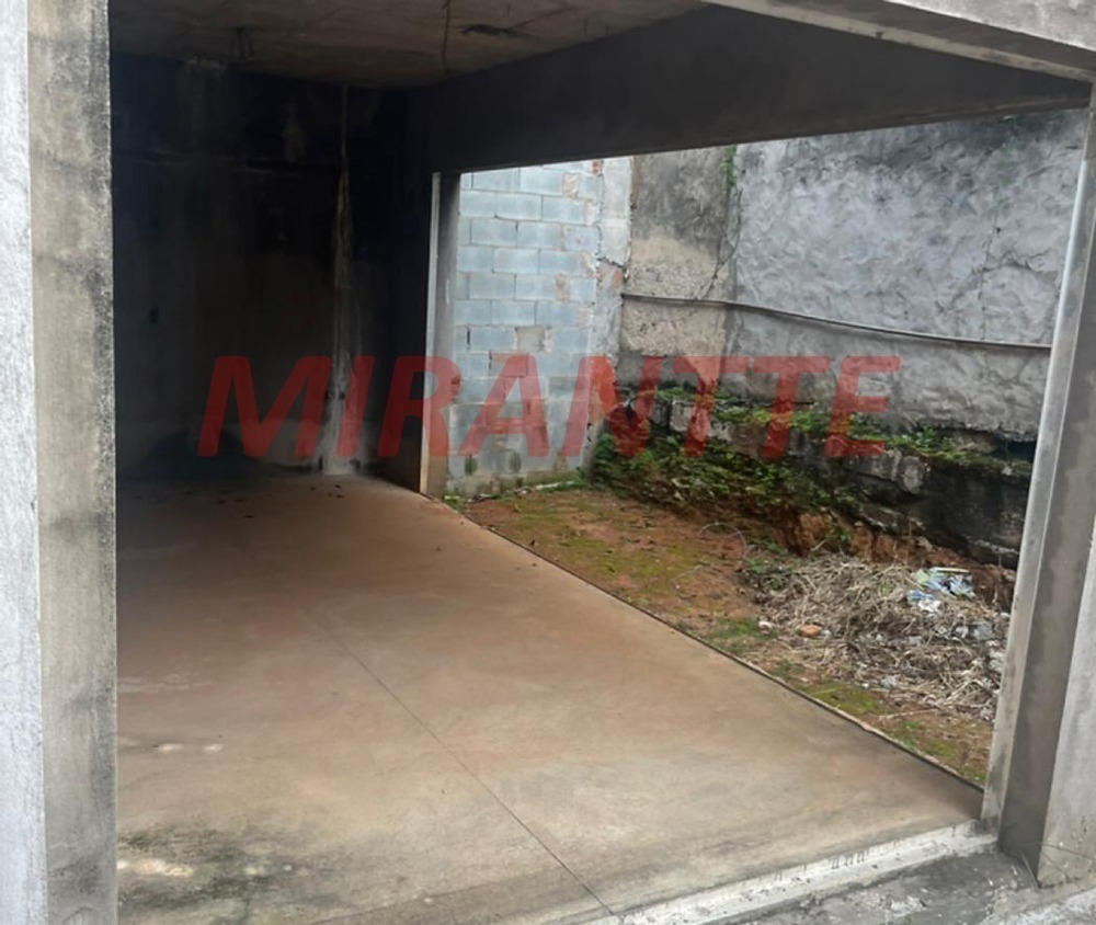 Cond. fechado de 305m² com 3 quartos em Tremembe