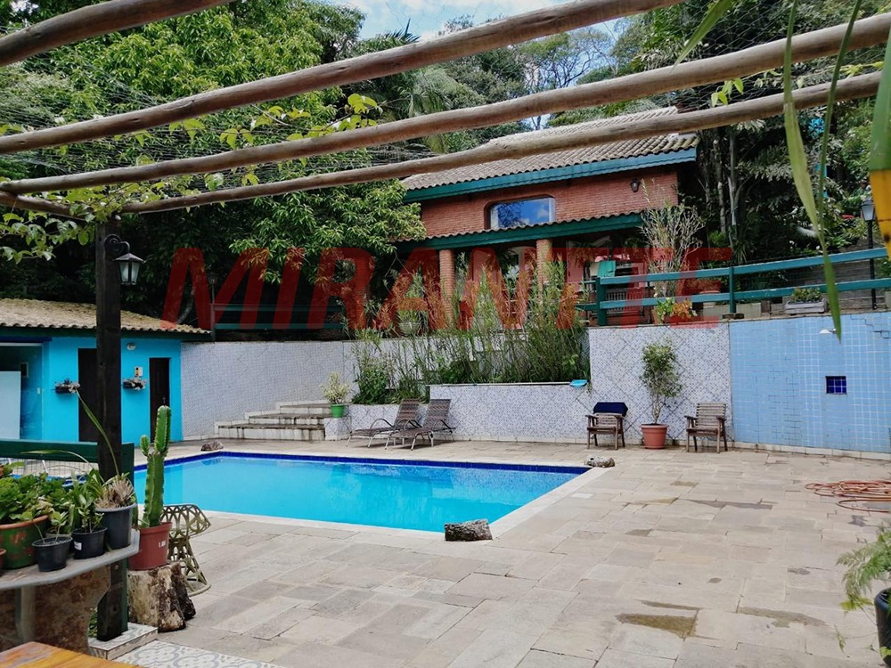 Cond. fechado de 500m² com 4 quartos em SANTA INÊS