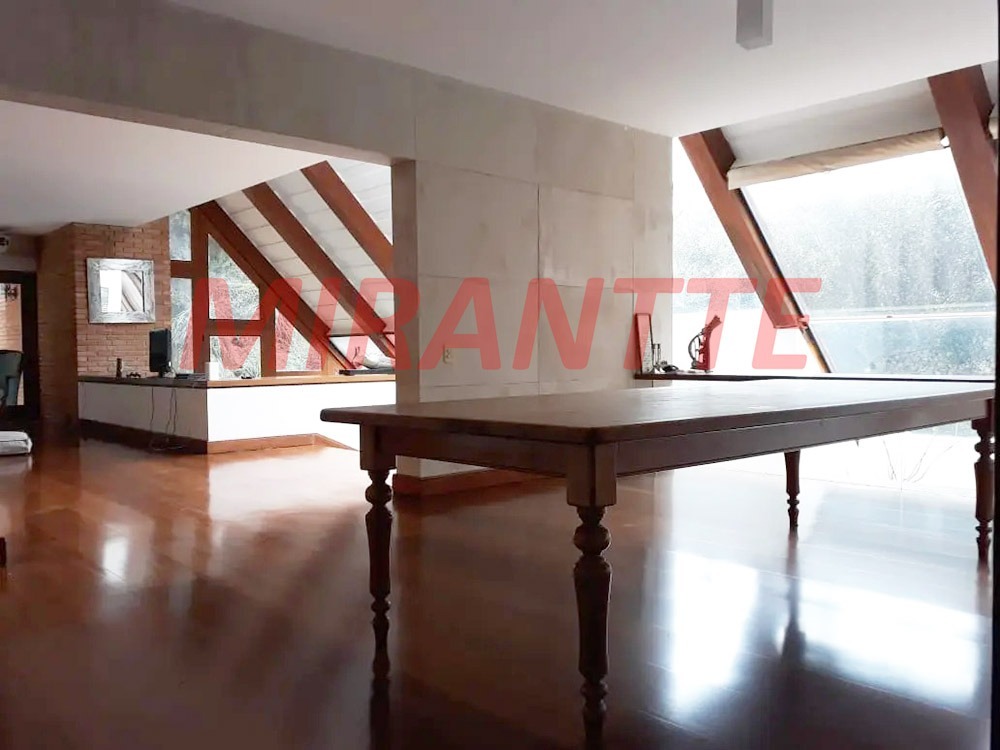 Cond. fechado de 754m² com 4 quartos em Retiro Morumbi