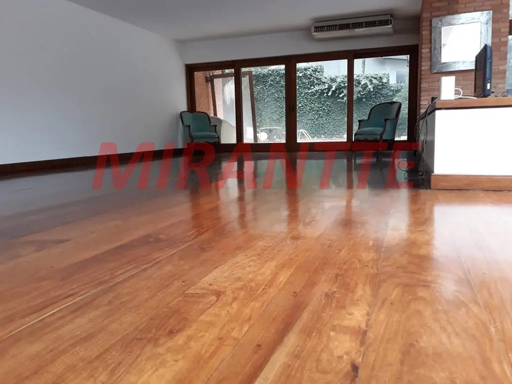 Cond. fechado de 754m² com 4 quartos em Retiro Morumbi