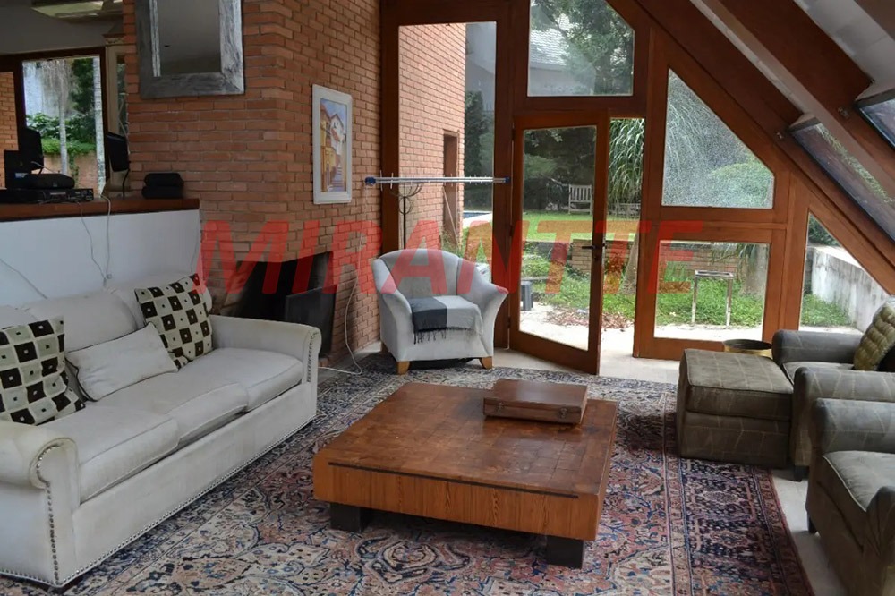 Cond. fechado de 754m² com 4 quartos em Retiro Morumbi