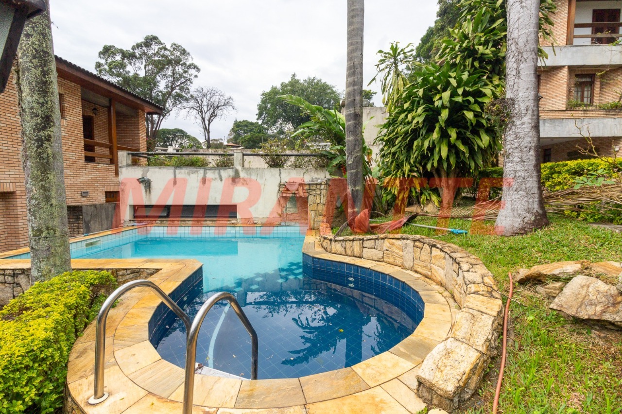 Cond. fechado de 1106m² com 12 quartos em Tremembe