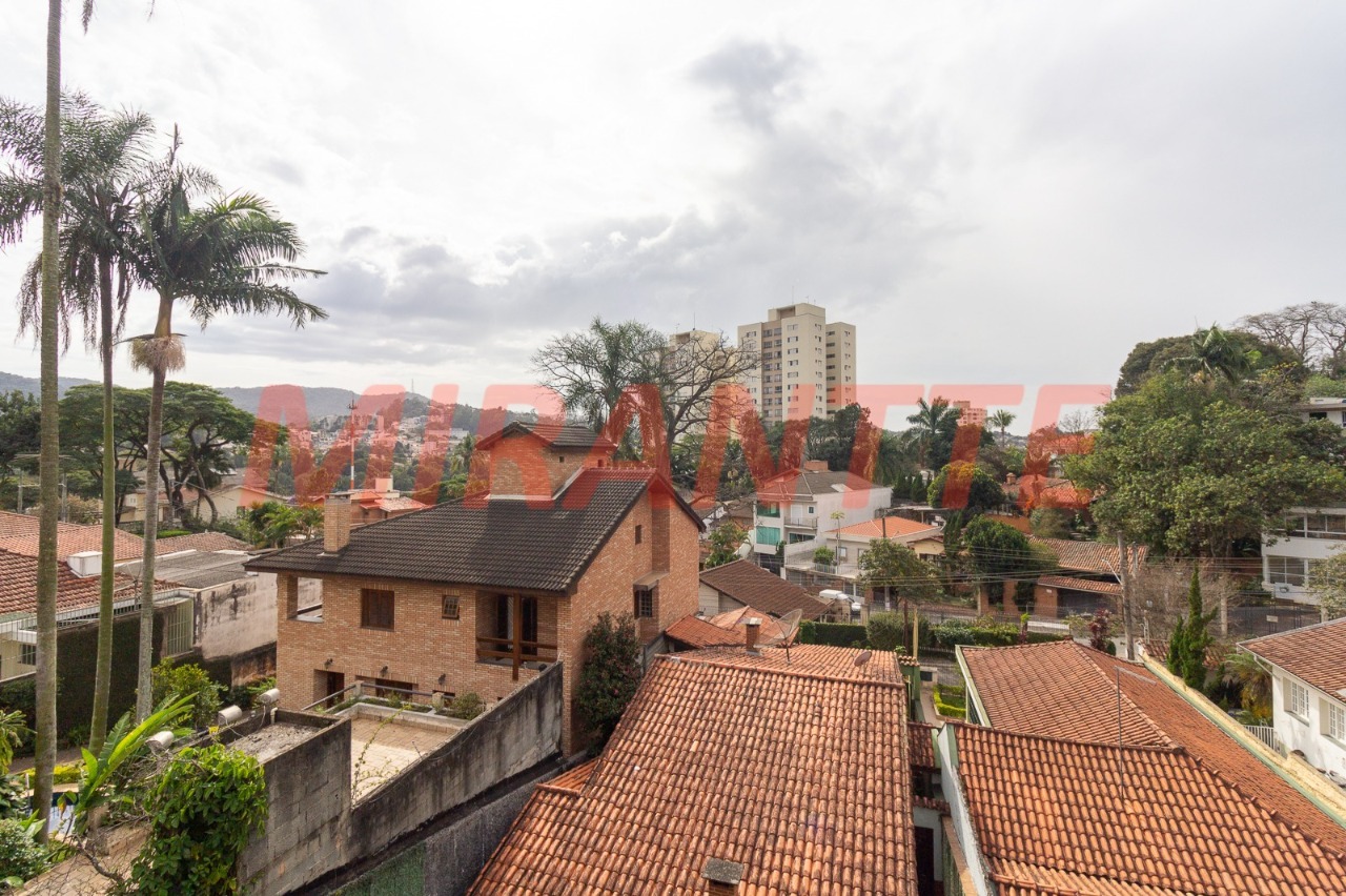 Cond. fechado de 1106m² com 12 quartos em Tremembe
