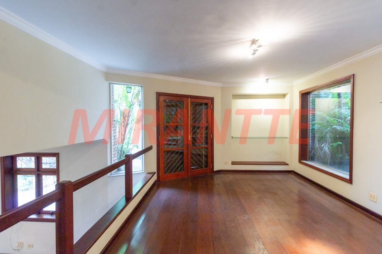 Cond. fechado de 1106m² com 12 quartos em Tremembe