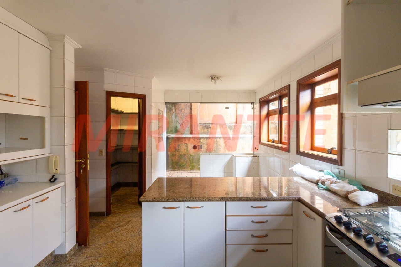 Cond. fechado de 1106m² com 12 quartos em Tremembe