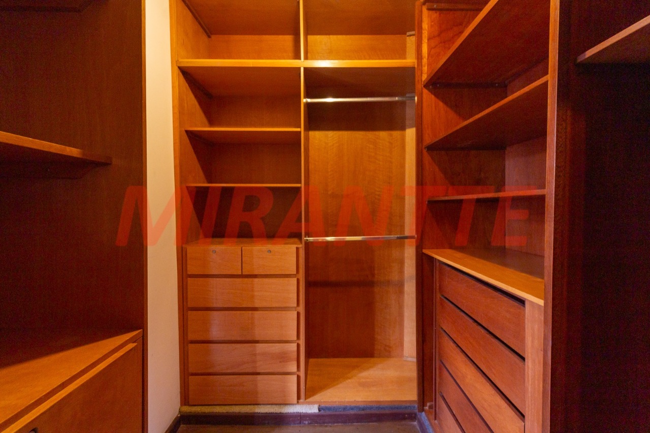 Cond. fechado de 1106m² com 12 quartos em Tremembe