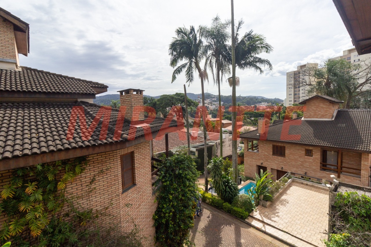 Cond. fechado de 1106m² com 12 quartos em Tremembe