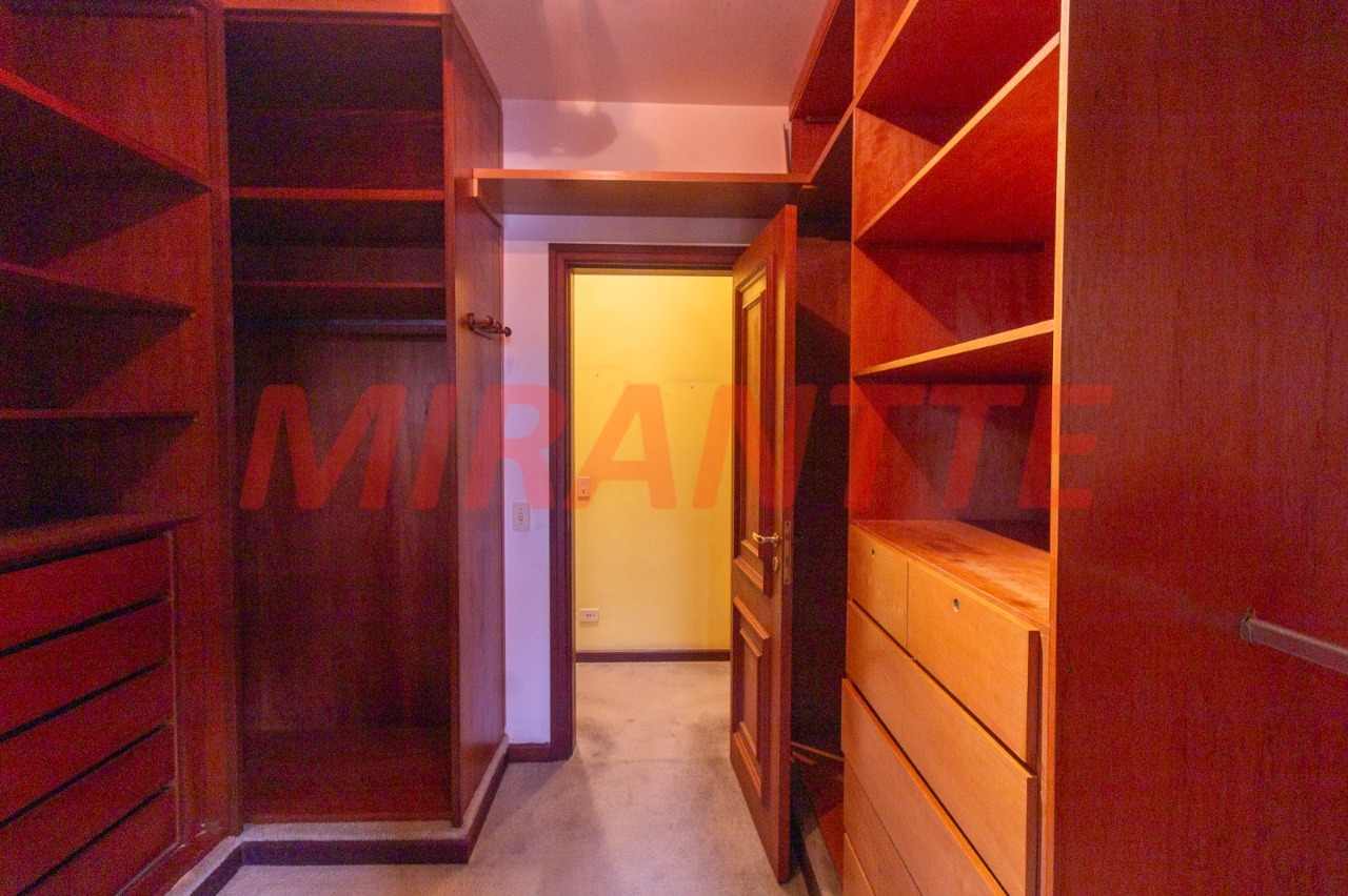 Cond. fechado de 1106m² com 12 quartos em Tremembe