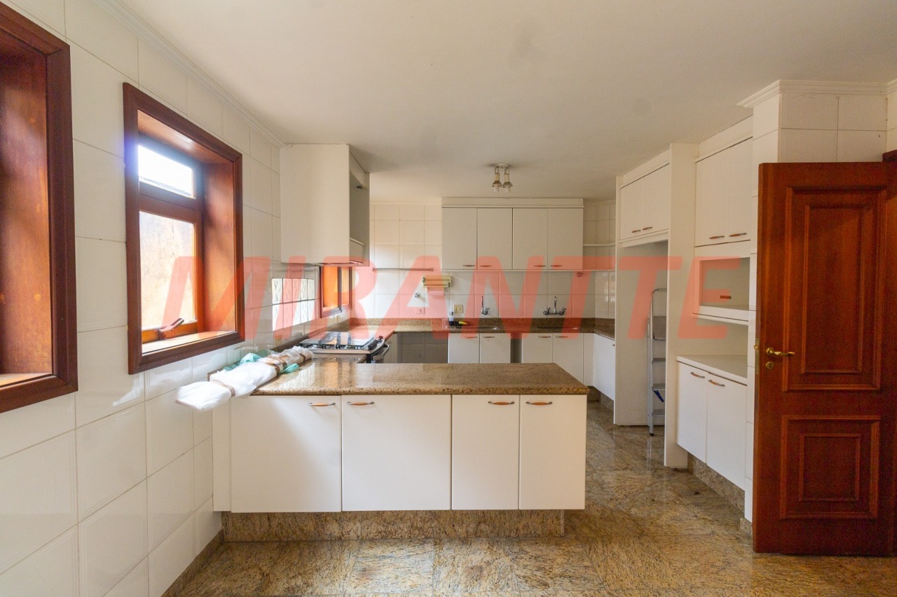 Cond. fechado de 1106m² com 12 quartos em Tremembe