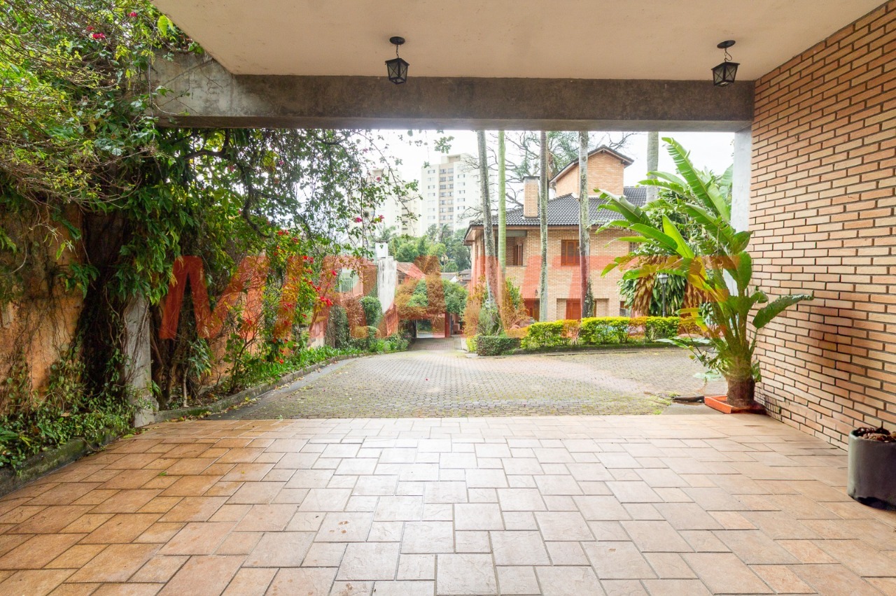 Cond. fechado de 1106m² com 12 quartos em Tremembe