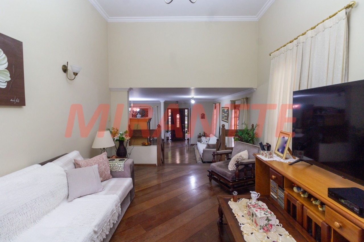 Cond. fechado de 1106m² com 12 quartos em Tremembe