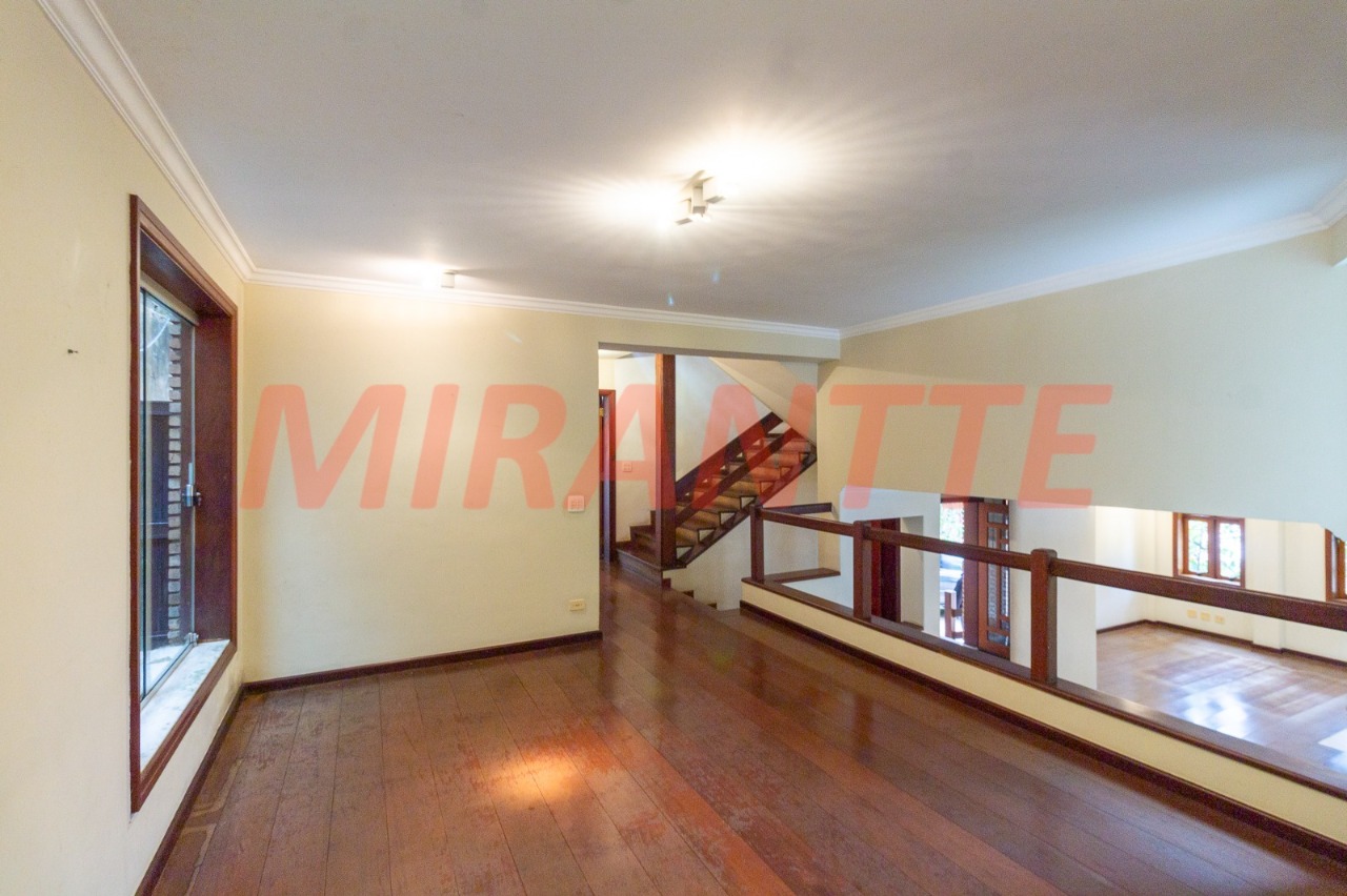 Cond. fechado de 1106m² com 12 quartos em Tremembe