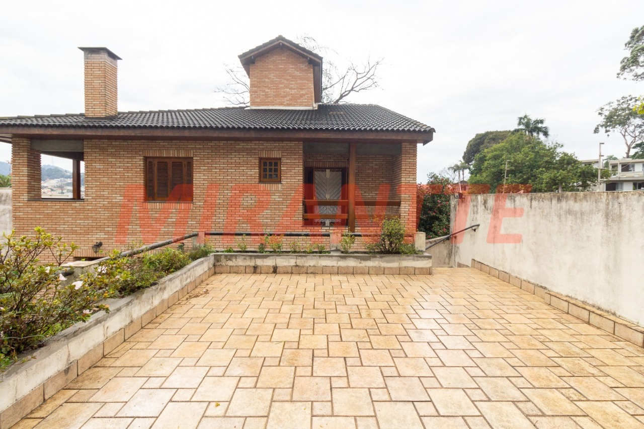 Cond. fechado de 1106m² com 12 quartos em Tremembe