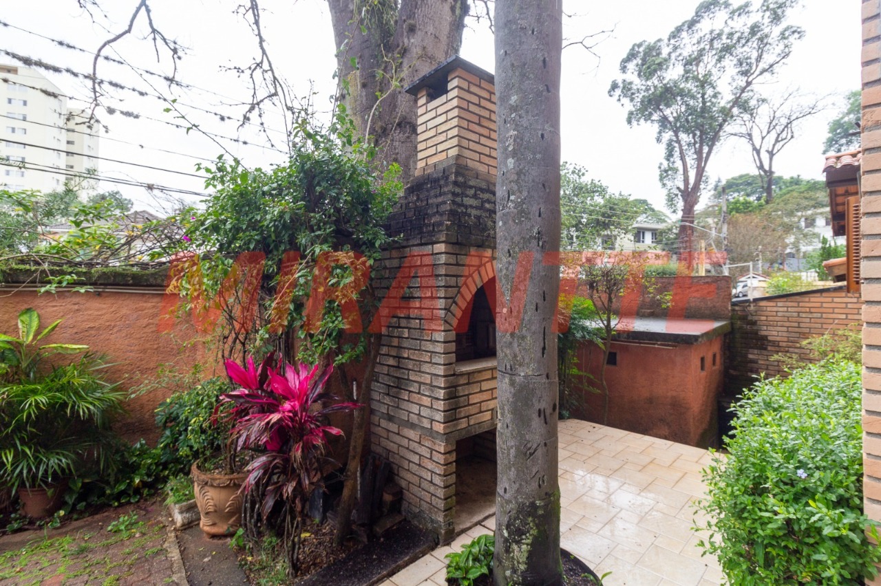 Cond. fechado de 1106m² com 12 quartos em Tremembe