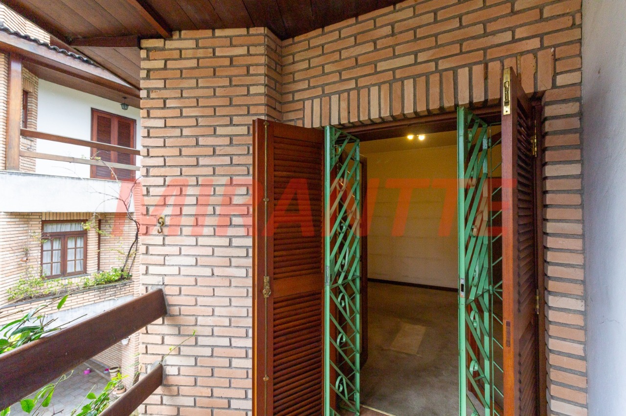 Cond. fechado de 1106m² com 12 quartos em Tremembe