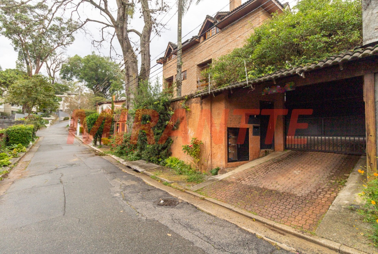 Cond. fechado de 1106m² com 12 quartos em Tremembe