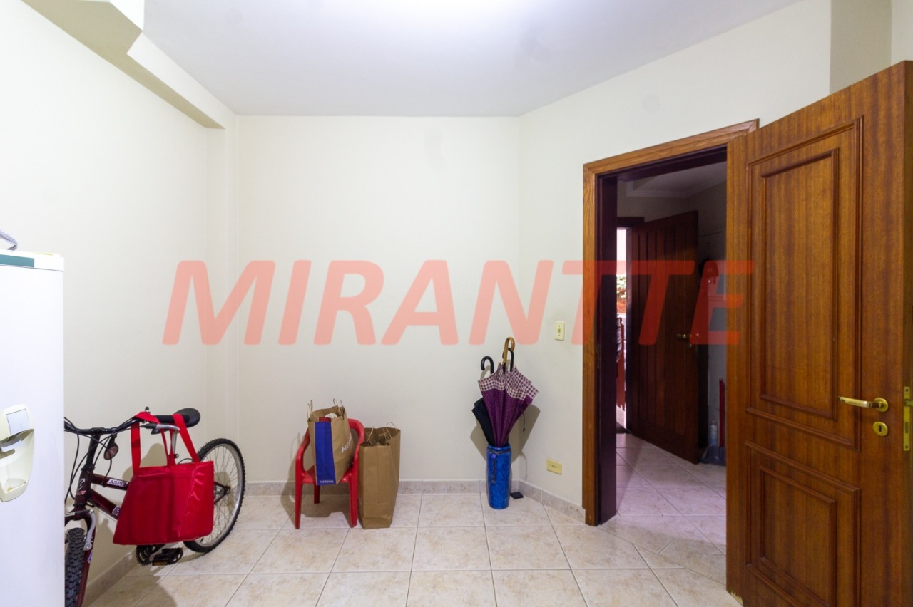 Cond. fechado de 1106m² com 12 quartos em Tremembe