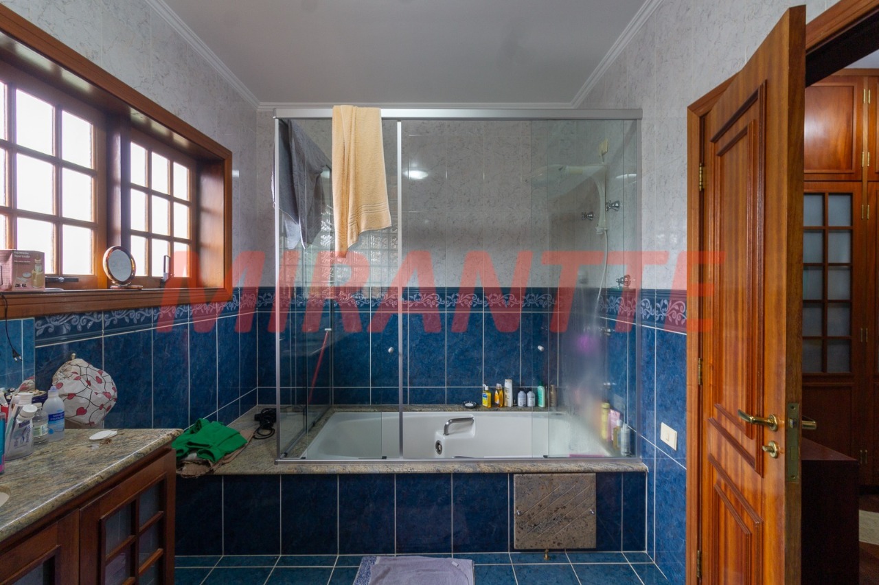 Cond. fechado de 1106m² com 12 quartos em Tremembe