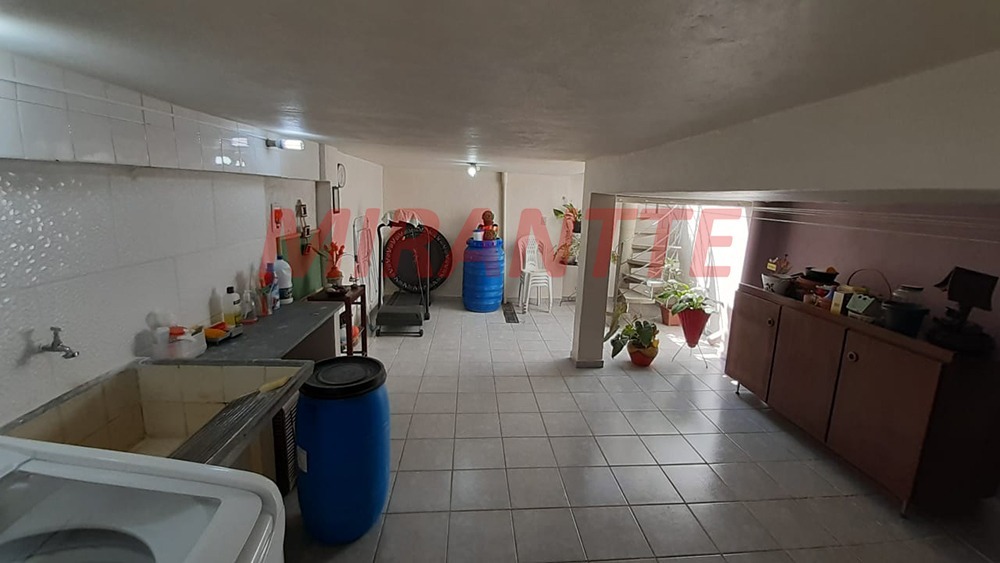 Cond. fechado de 100m² com 3 quartos em Imirim