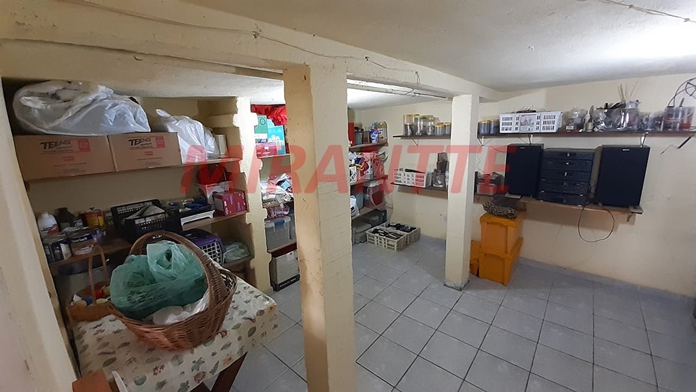 Cond. fechado de 100m² com 3 quartos em Imirim