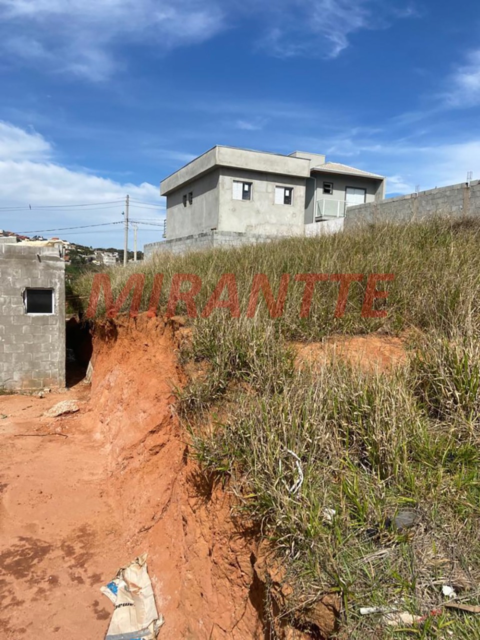 Terreno de 0m² em Terra Preta