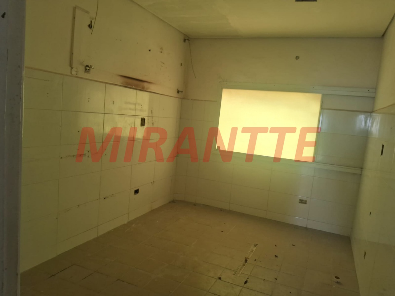 Comercial de 280m² em Jardim Santa Cruz