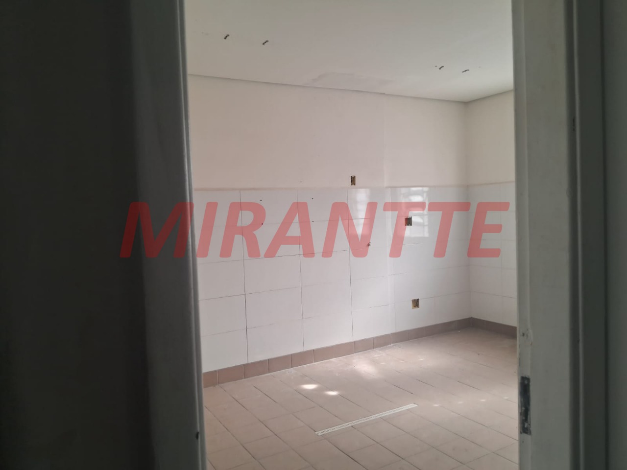 Comercial de 280m² em Jardim Santa Cruz
