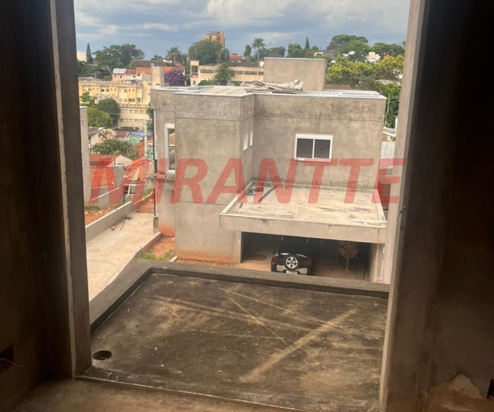 Cond. fechado de 305m² com 3 quartos em Tremembe