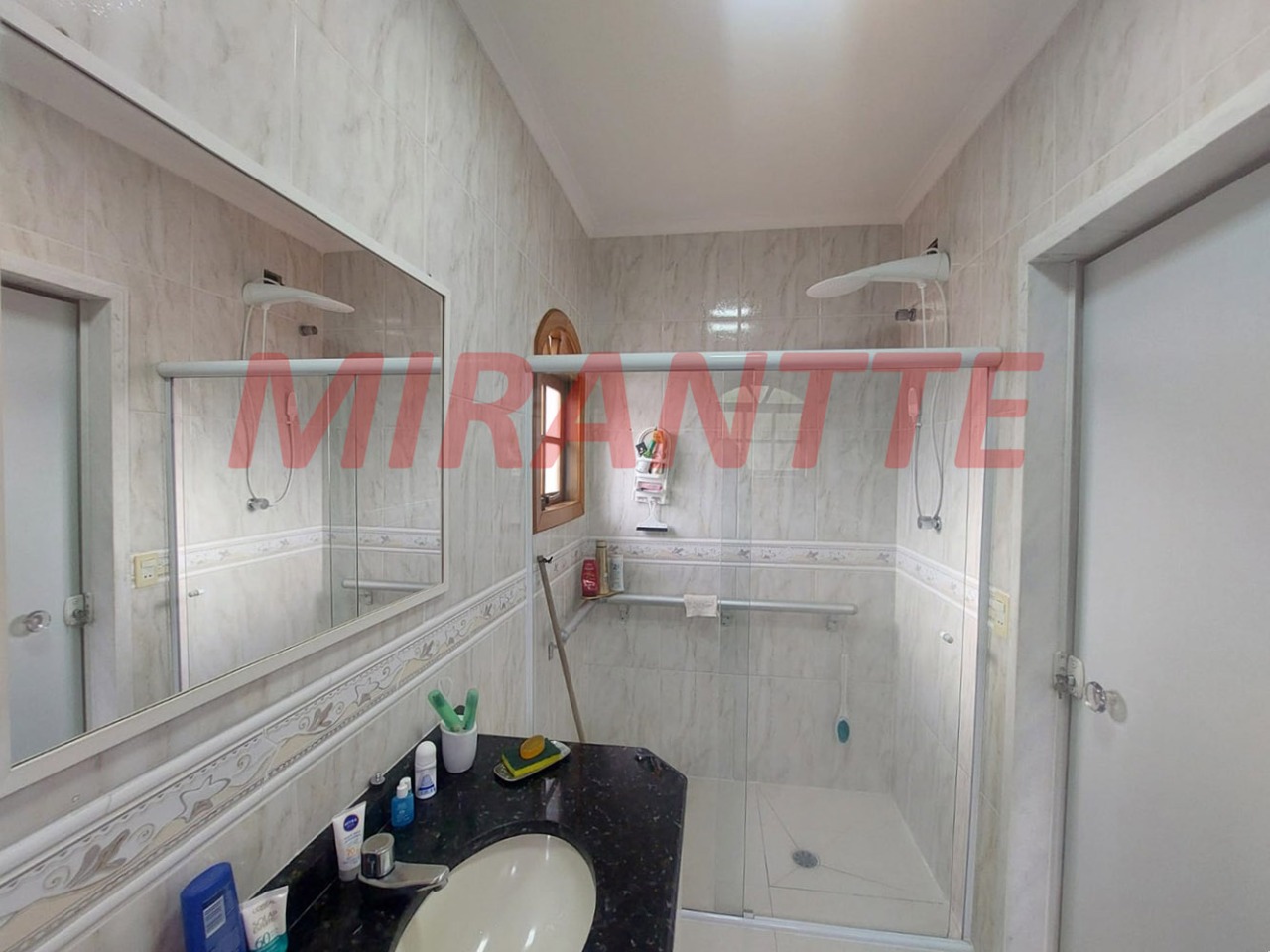 Sobrado de 256m² com 4 quartos em Vila Maria Alta
