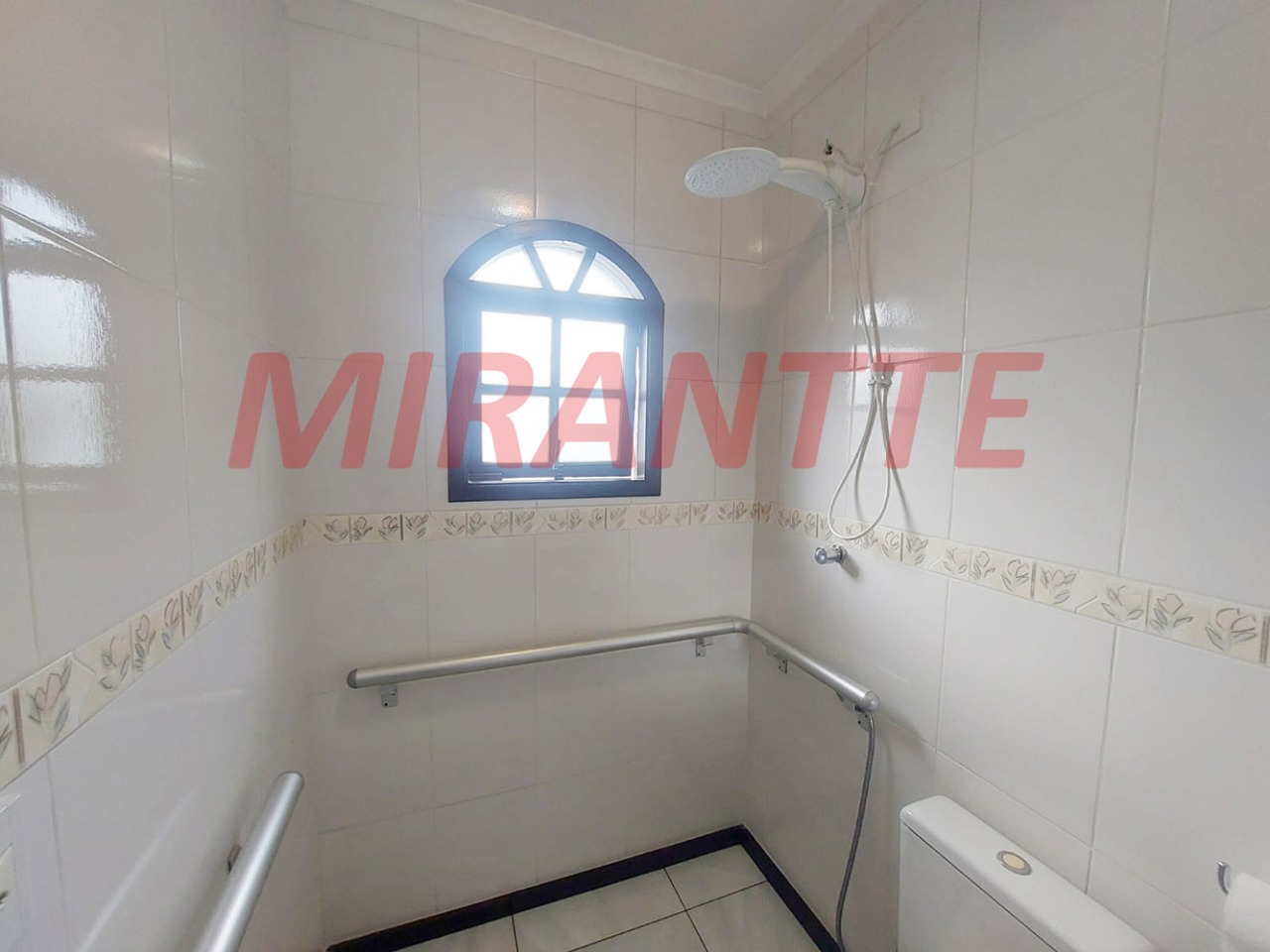 Sobrado de 256m² com 4 quartos em Vila Maria Alta
