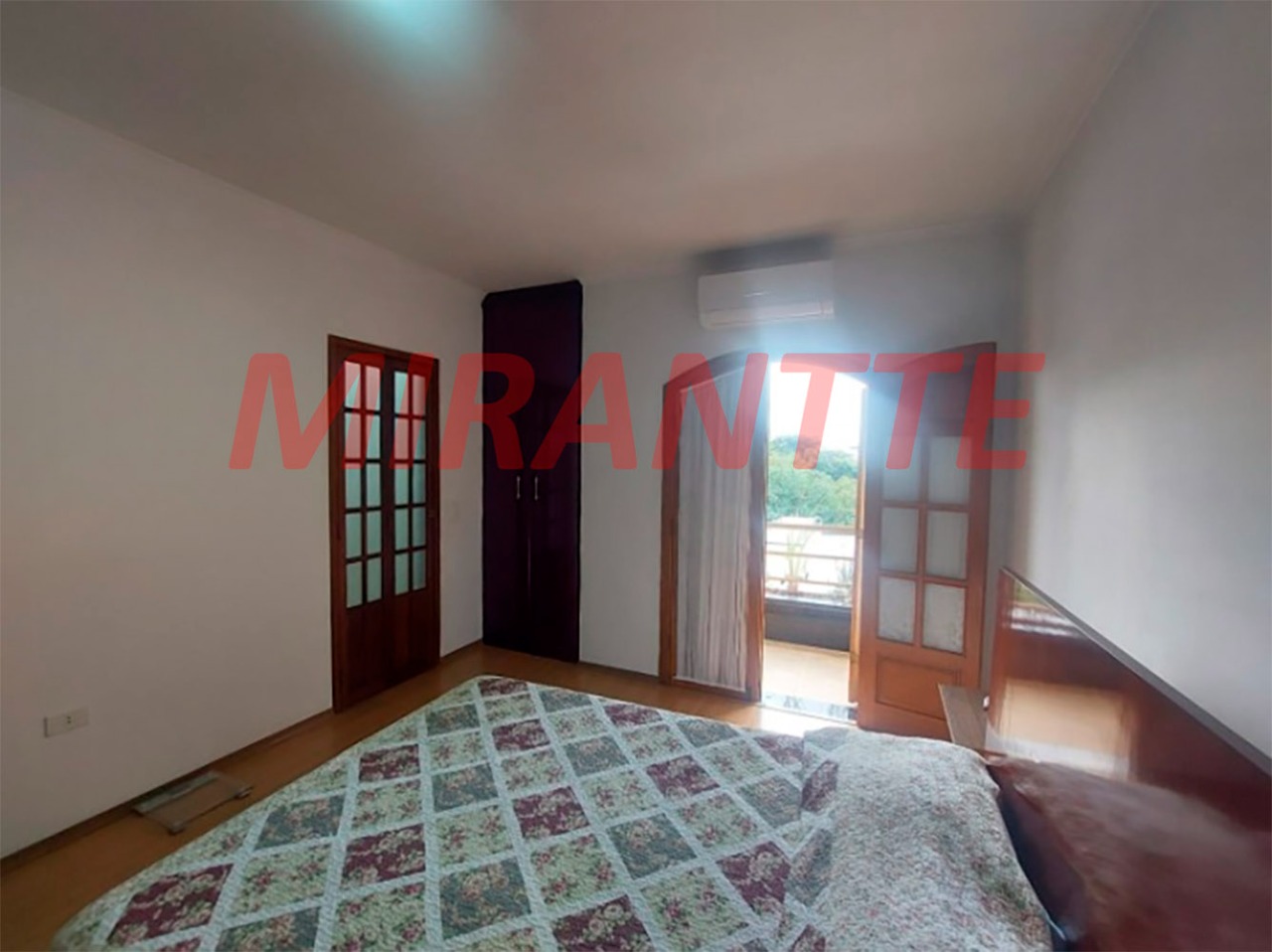 Sobrado de 256m² com 4 quartos em Vila Maria Alta