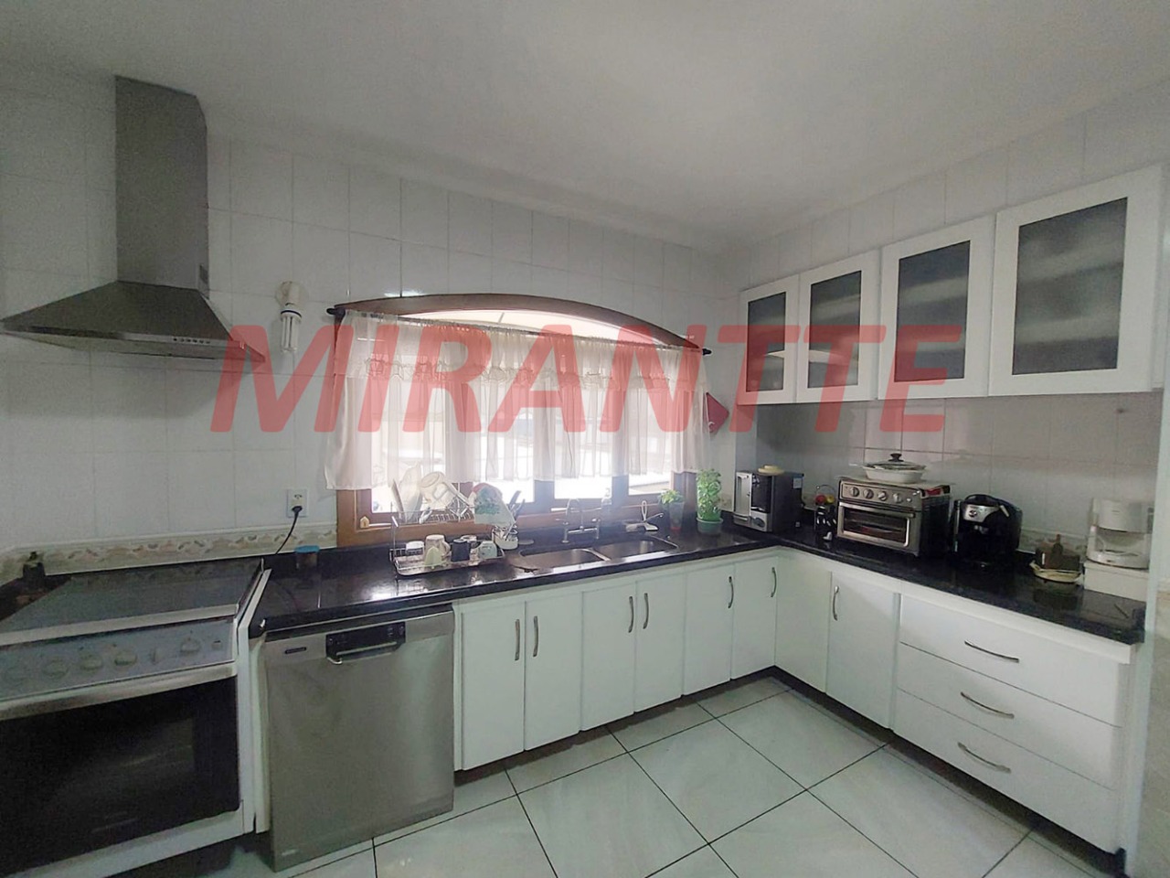 Sobrado de 256m² com 4 quartos em Vila Maria Alta
