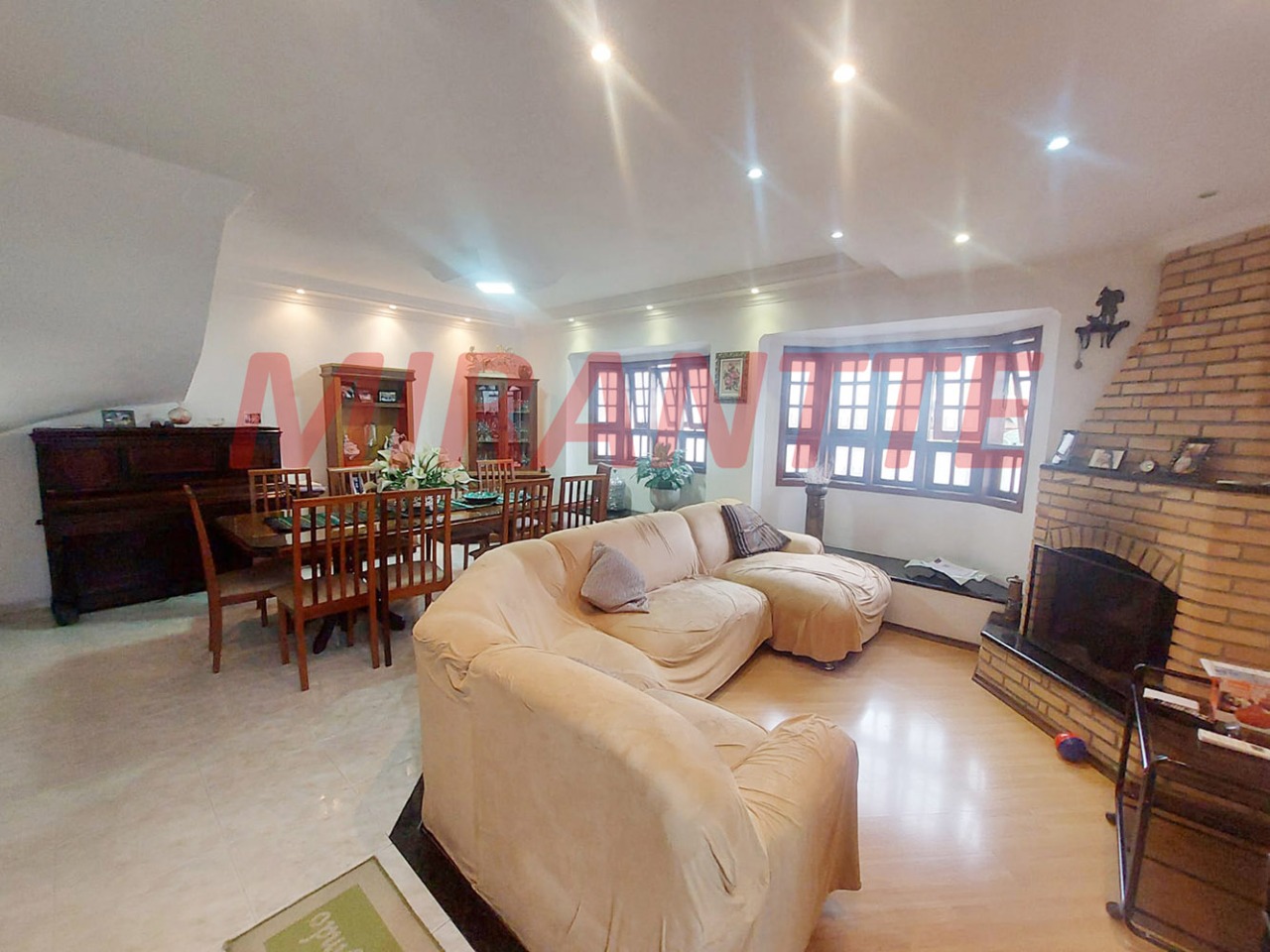 Sobrado de 256m² com 4 quartos em Vila Maria Alta