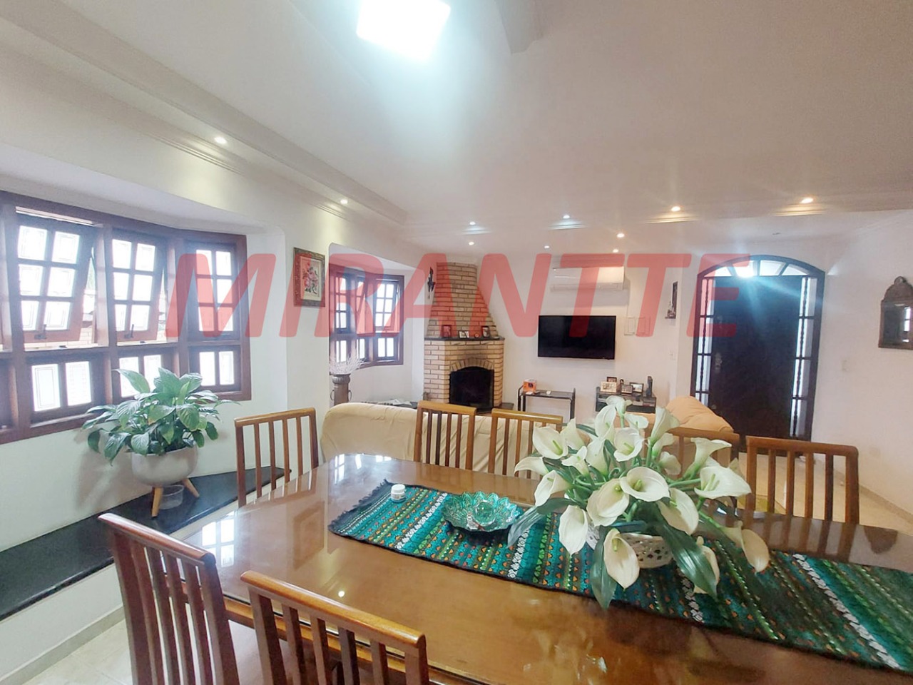 Sobrado de 256m² com 4 quartos em Vila Maria Alta