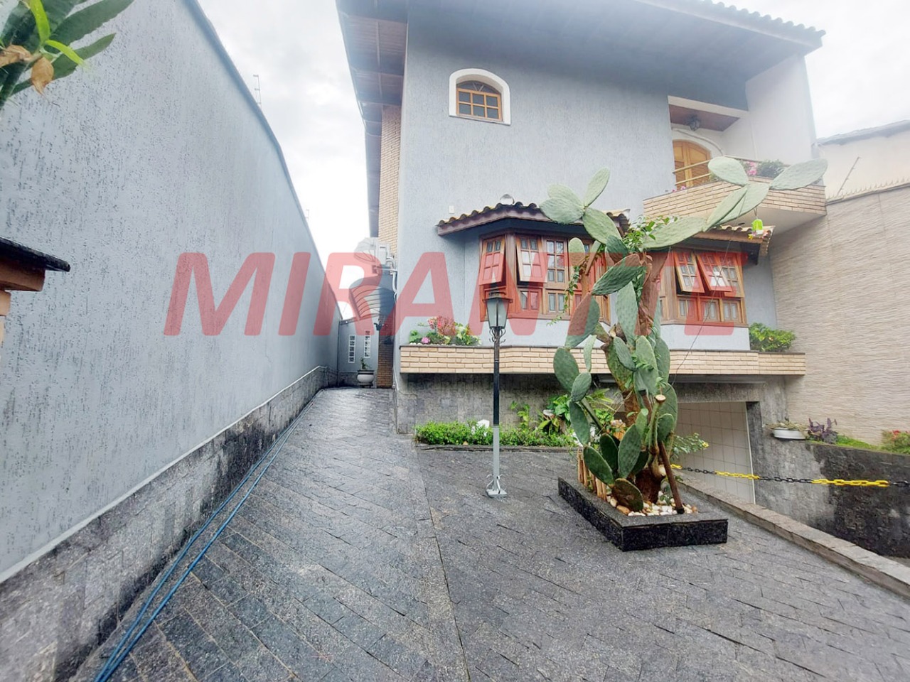 Sobrado de 256m² com 4 quartos em Vila Maria Alta