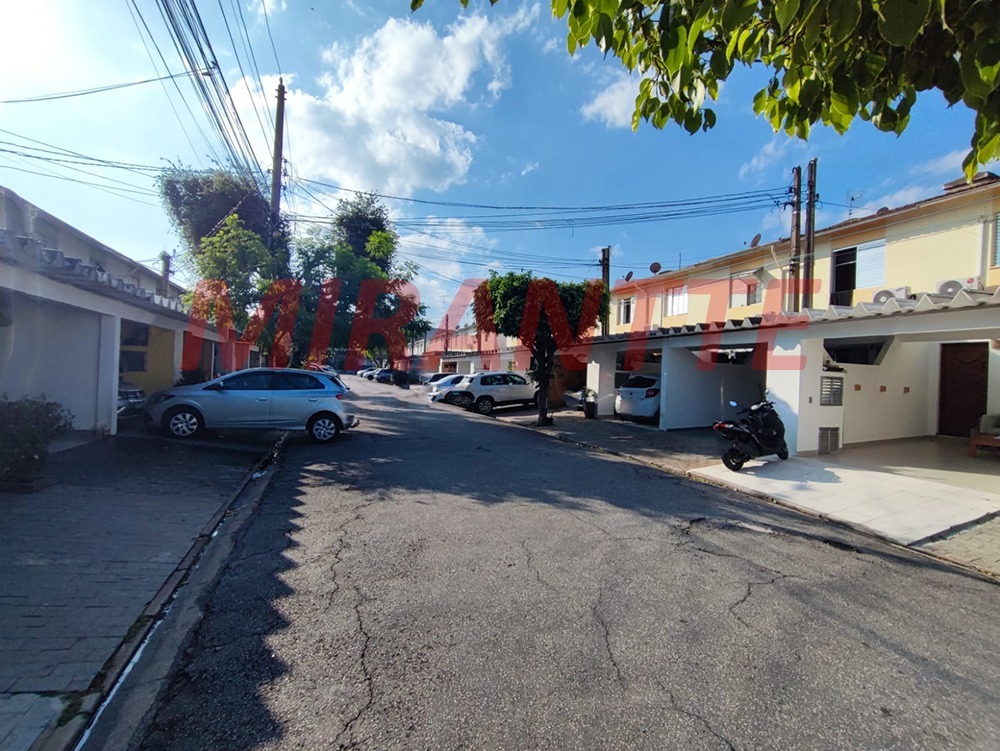 Cond. fechado de 110m² com 3 quartos em Vila Carbone