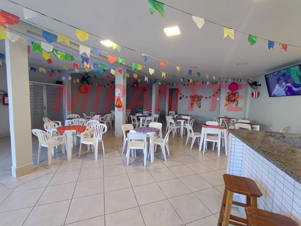 Cond. fechado de 110m² com 3 quartos em Vila Carbone