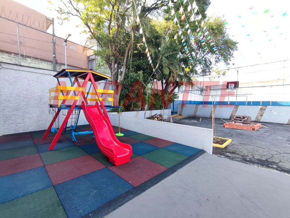 Cond. fechado de 110m² com 3 quartos em Vila Carbone