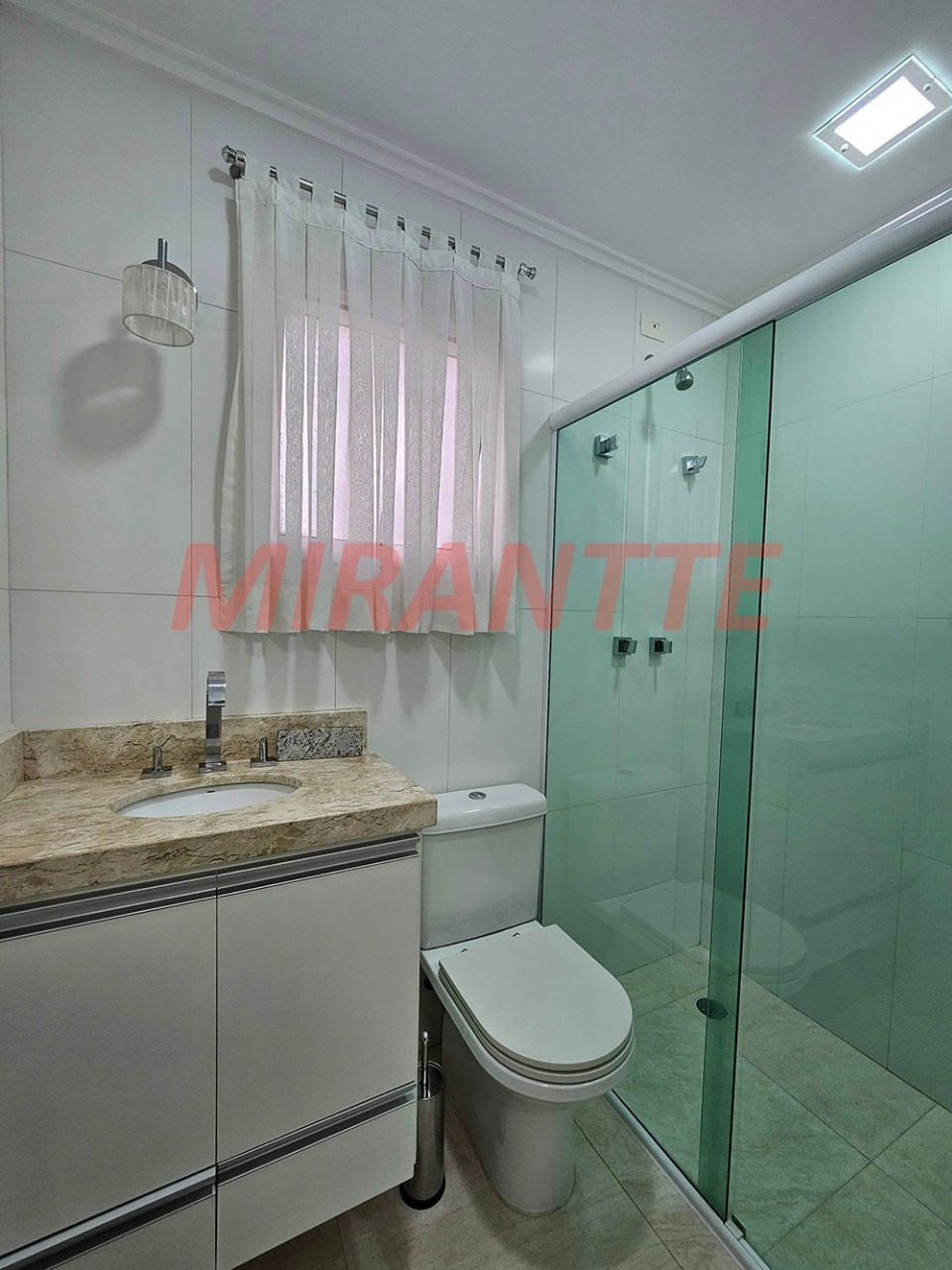 Cond. fechado de 283m² com 3 quartos em Horto Florestal