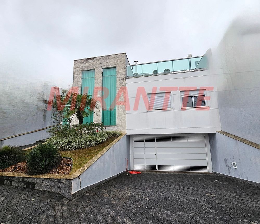 Cond. fechado de 283m² com 3 quartos em Horto Florestal